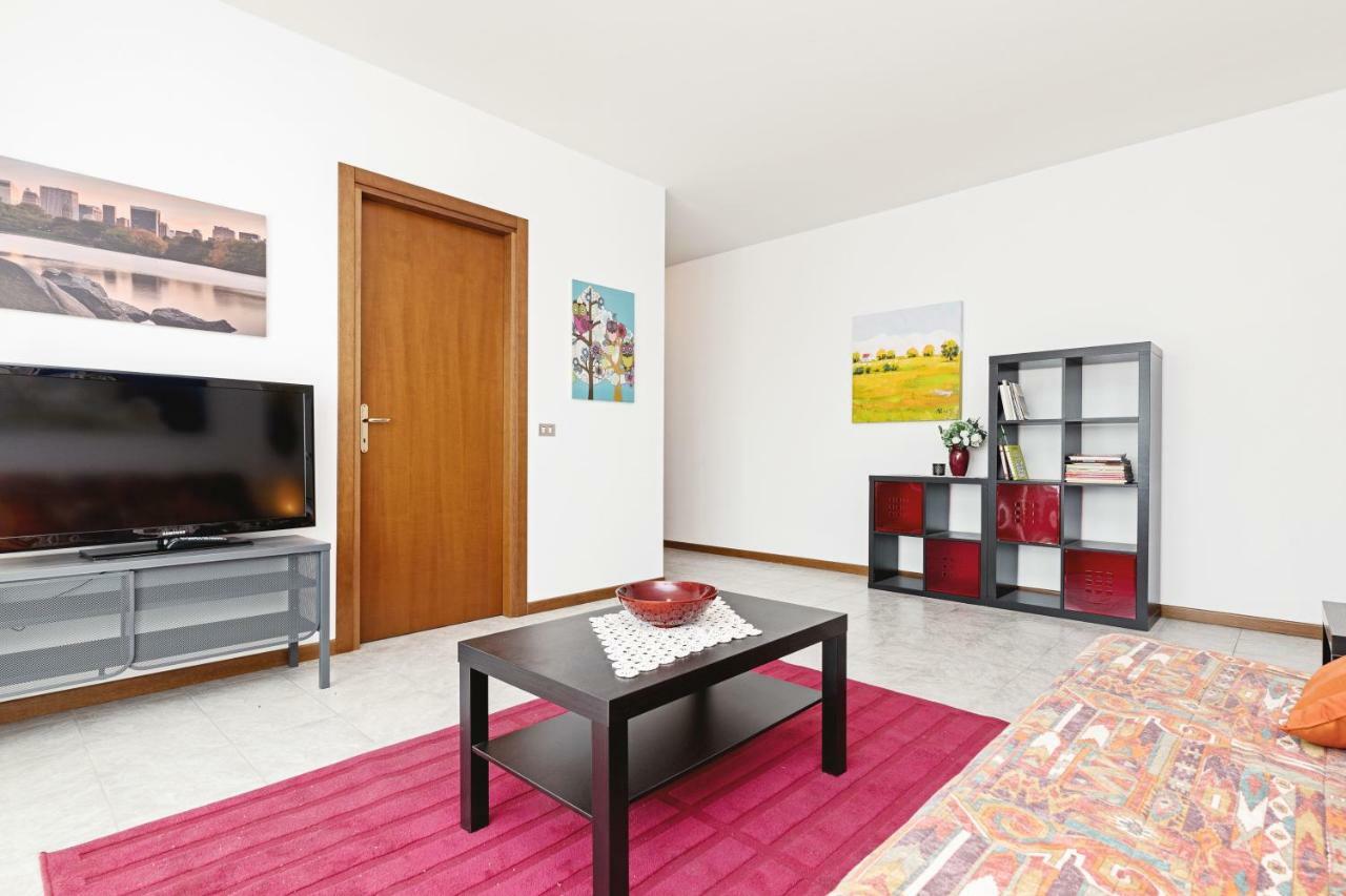 Appartamento Colourful Flat Borgo Roma Verona Esterno foto